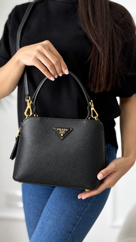 شنطة - Prada / شامل علبة الشركة